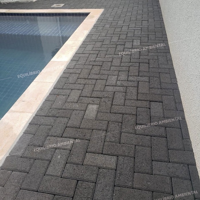 Piso_intertravado_borda_Piscina_Atibaia.jpg