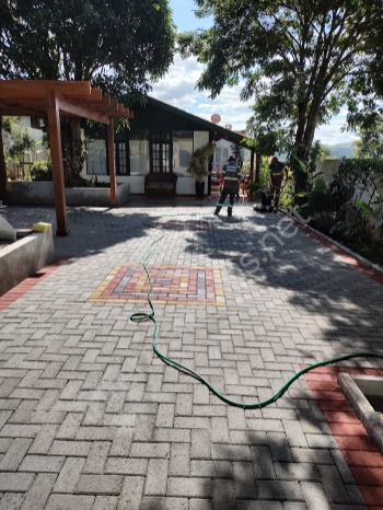 Empresa_reforma_quintal_pisos_intertravados_Atibaia jardim dos pinheiros_Condomínio flamboyant em Atibaia.jpg